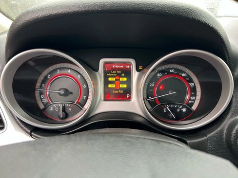 Used 2019 Dodge Journey SE image 19