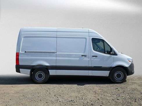 Used 2026 Mercedes-Benz Sprinter 2500 image 2
