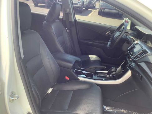 Used 2017 Honda Accord EX-L image 15