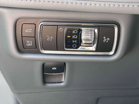 Used 2023 Lincoln Nautilus Reserve w/ Equipment Group 201A AWD/4WD image 33