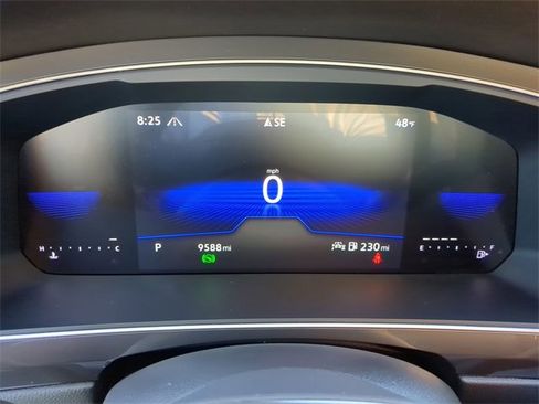 Certified 2024 Volkswagen Tiguan SE R-Line image 33