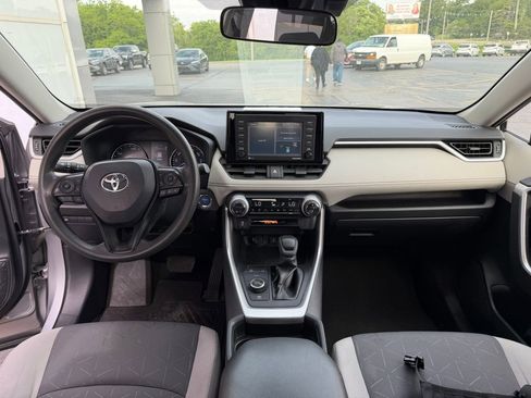 Used 2020 Toyota RAV4 XLE w/ Convenience Package AWD/4WD image 12