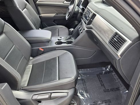 Certified 2022 Volkswagen Atlas Cross Sport SE AWD/4WD image 19