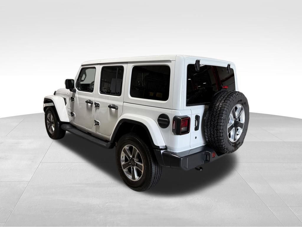 Used 2019 Jeep Wrangler Unlimited Sahara w/ Uconnect 4C Nav & Sound Group AWD/4WD image 3