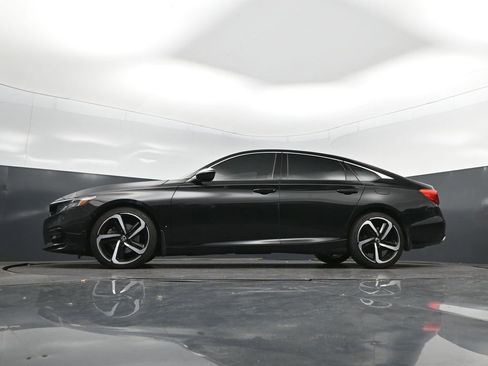 Used 2018 Honda Accord Sport image 40
