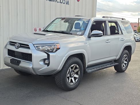 Used 2022 Toyota 4Runner TRD Off-Road Premium image 3