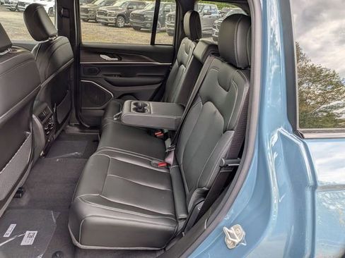 New 2026 Jeep Grand Cherokee Limited AWD/4WD image 13