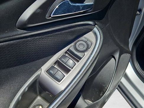 Certified 2022 Chevrolet Malibu LT FWD image 12