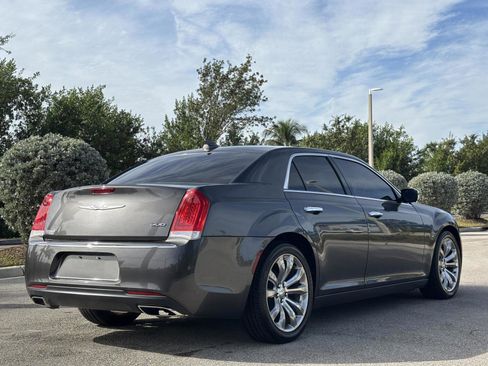 Used 2019 Chrysler 300 Limited image 14