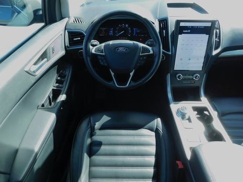 Used 2023 Ford Edge SEL image 13