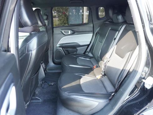 Used 2023 Jeep Compass Latitude w/ Convenience Group AWD/4WD image 22