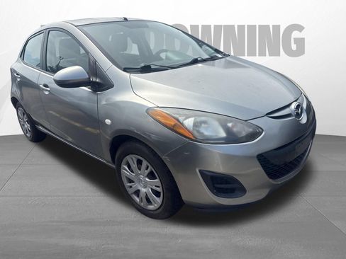 Used 2013 MAZDA MAZDA2 Sport FWD image 3