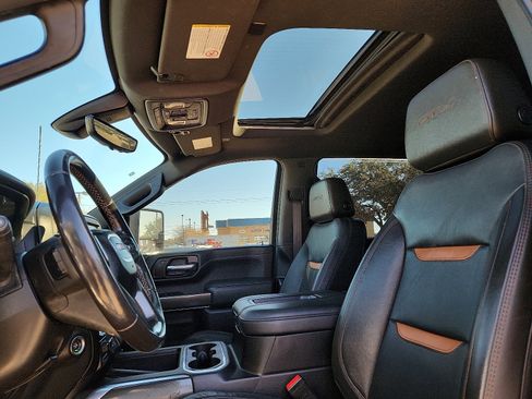 Used 2022 GMC Sierra 2500 AT4 w/ AT4 Premium Plus Package image 13