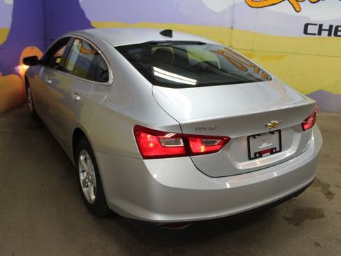 Used 2018 Chevrolet Malibu LS FWD image 6