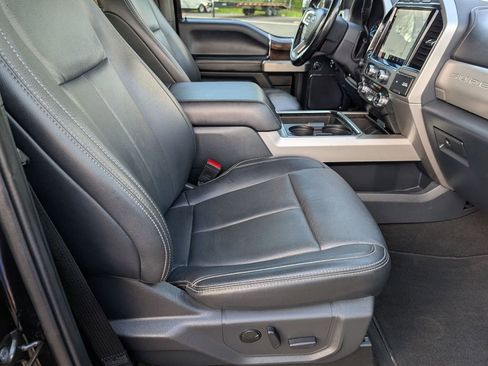 Used 2022 Ford F250 Lariat w/ Black Appearance Package image 22