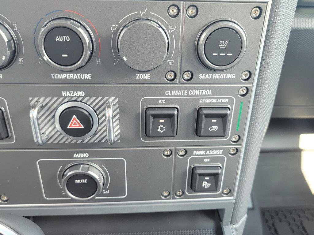 Used 2025 INEOS Grenadier Station Wagon AWD/4WD image 24