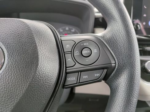 Used 2025 Toyota Corolla LE w/ LE Premium Package FWD image 20