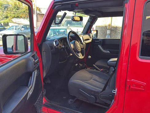 Used 2016 Jeep Wrangler Unlimited Sahara w/ Max Tow Package image 21