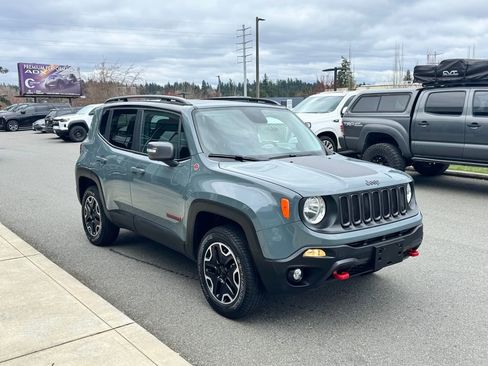Used 2015 Jeep Renegade Trailhawk image 38