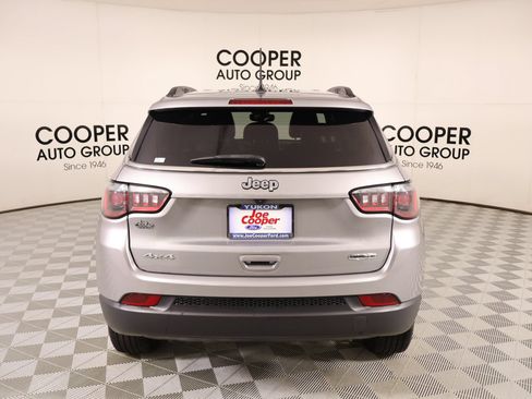 Used 2024 Jeep Compass Latitude AWD/4WD image 21