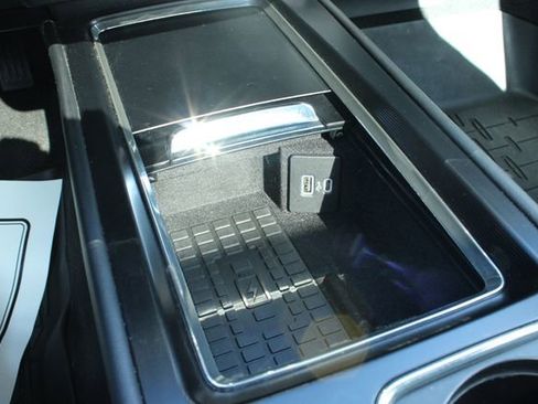 Used 2024 Lincoln Corsair AWD w/ Equipment Group 101A image 18