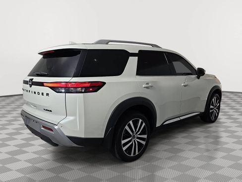 Used 2024 Nissan Pathfinder Platinum FWD image 8