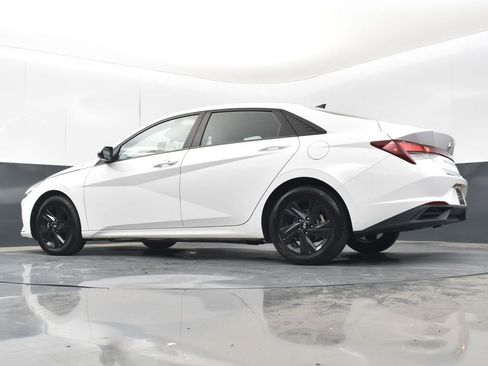 Used 2023 Hyundai Elantra SEL image 39