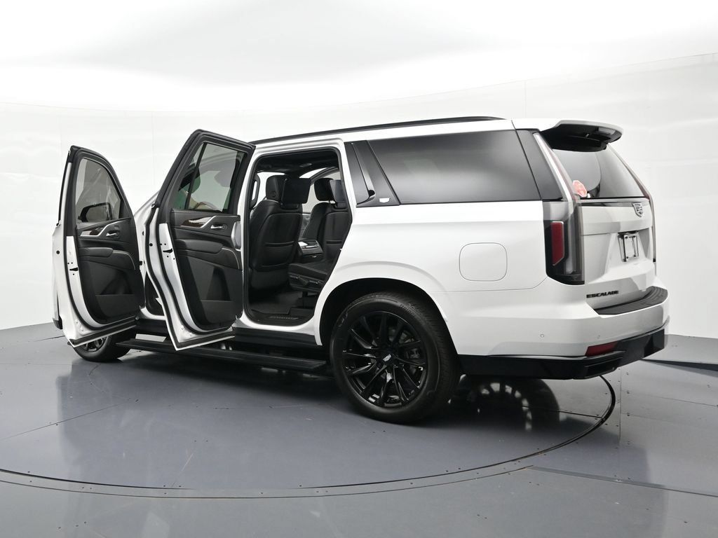 Used 2024 Cadillac Escalade Sport Platinum w/ LPO, ONYX Package AWD/4WD image 23