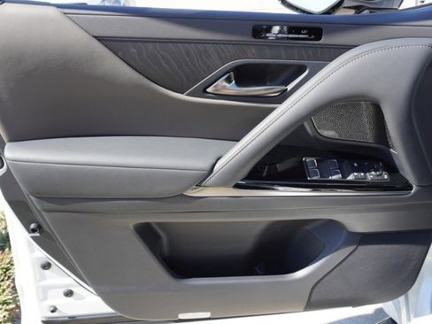 Used 2025 Lexus LX 700h Overtrail image 14