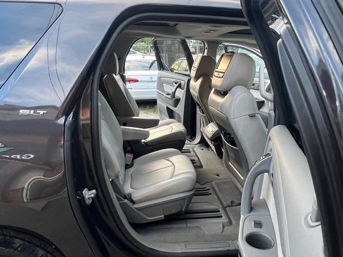 Used 2017 GMC Acadia Limited SLT AWD/4WD image 18