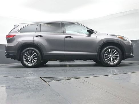 Certified 2019 Toyota Highlander XLE image 37