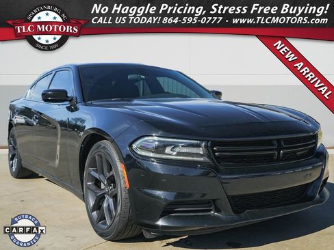 Used 2021 Dodge Charger SXT w/ Blacktop Package image 1