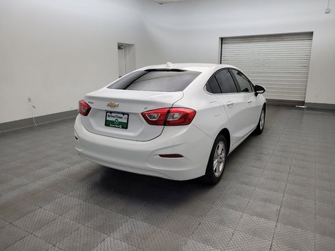 Used 2018 Chevrolet Cruze LT FWD image 9