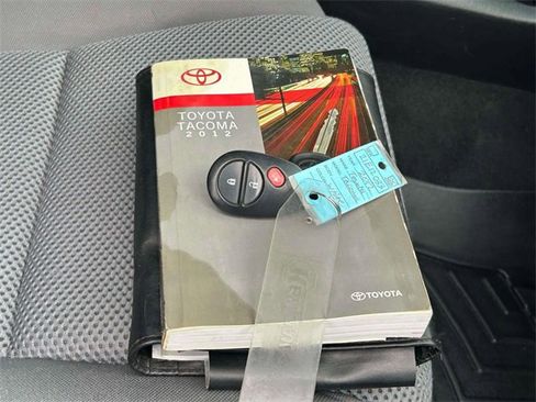 Used 2012 Toyota Tacoma 4x4 Double Cab image 5