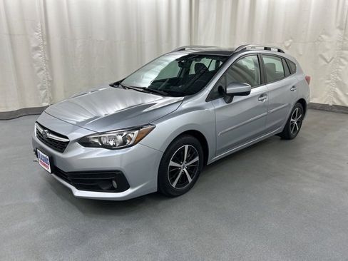 Used 2022 Subaru Impreza Premium image 2