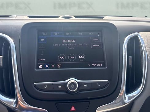 Used 2020 Chevrolet Equinox LS FWD image 16