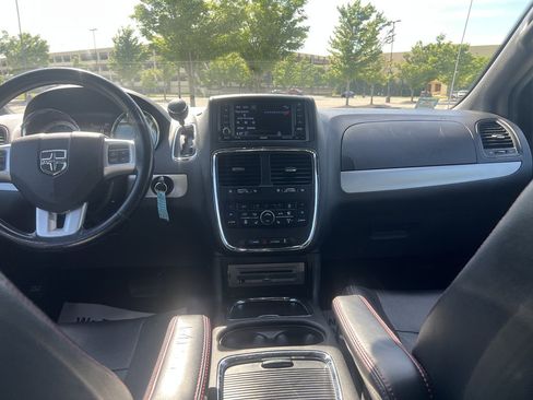 Used 2019 Dodge Grand Caravan GT FWD image 16