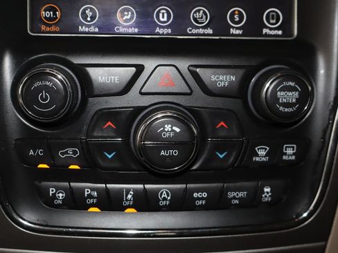 Used 2018 Jeep Grand Cherokee Overland AWD/4WD image 27