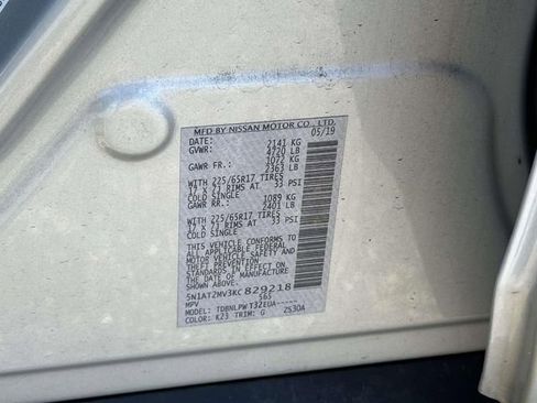 Used 2019 Nissan Rogue S image 11