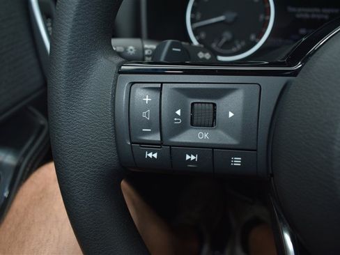 Used 2023 Nissan Rogue SV AWD/4WD image 15