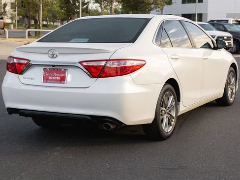 Used 2016 Toyota Camry SE FWD image 5