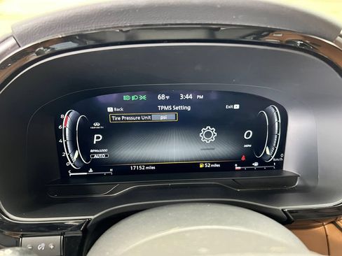 Used 2025 INFINITI QX60 Sensory w/ Vision Package AWD/4WD image 32