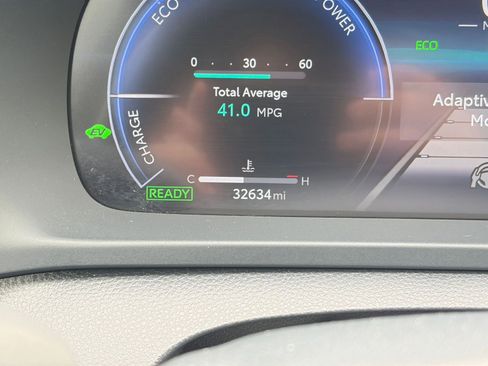 Used 2025 Toyota Crown XLE image 41