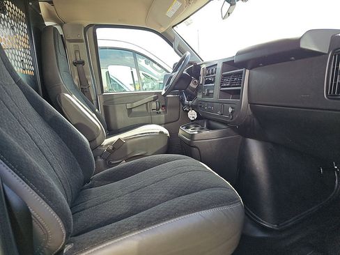 Used 2025 Chevrolet Express 2500 w/ Driver Convenience Package RWD image 3