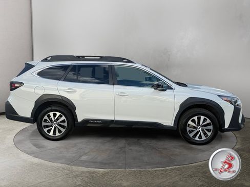 Used 2025 Subaru Outback Premium AWD/4WD image 8