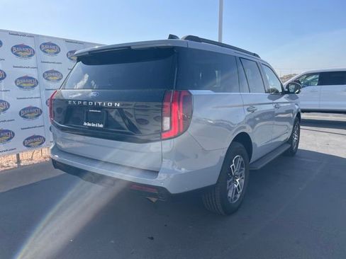 Certified 2025 Ford Expedition Active image 4