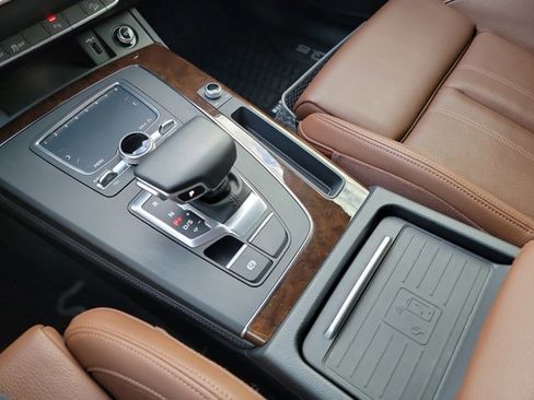 Used 2020 Audi Q5 2.0T Premium Plus w/ Premium Plus Package image 22