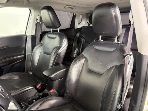 Used 2017 Jeep Compass Limited w/ Navigation Group AWD/4WD image 12