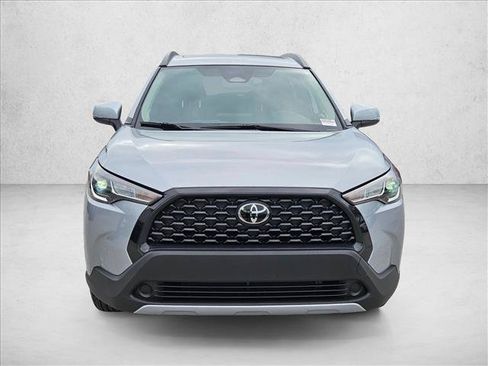 Used 2024 Toyota Corolla Cross LE w/ Moonroof Package FWD image 2