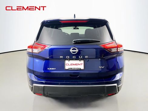 Used 2024 Nissan Rogue SV FWD image 8